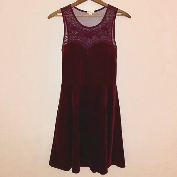 Burgundy Velvet Fit N Flare WhimsyGoth with Pattwrn Mesh Neckline Size XS - Picture 4 of 9